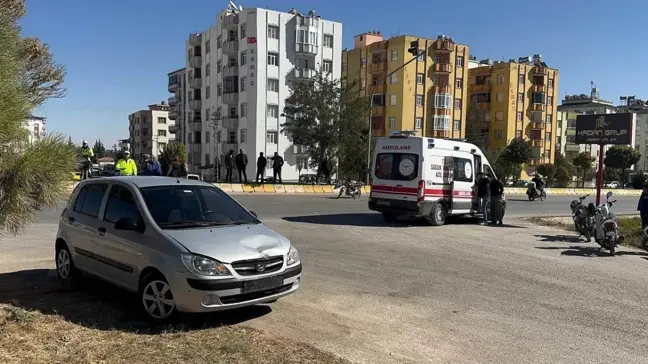 Kilis'te Motosiklet ve Otomobil Çarpıştı: İki Yaralı