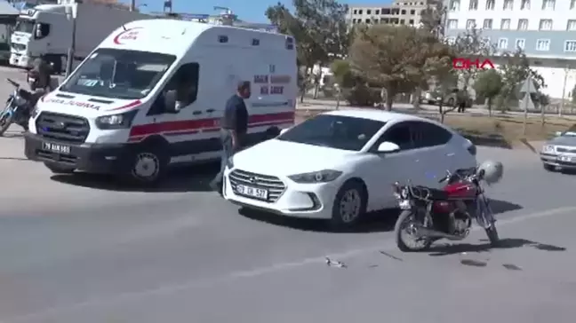 Kilis'te Otomobil ve Motosiklet Çarpıştı: 2 Yaralı