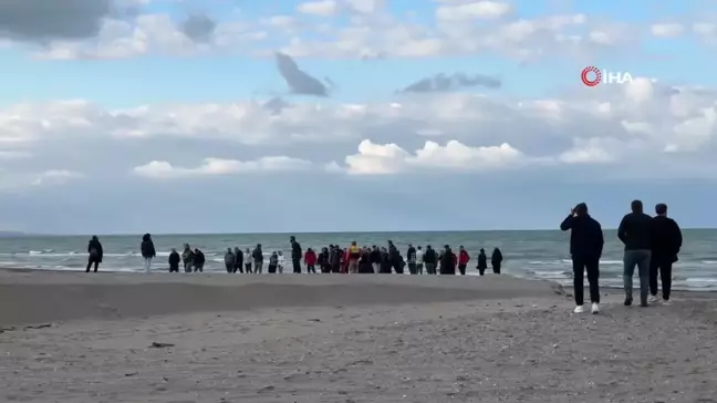 Eşinden Şiddet Gören Kadın İntihar Girişiminde Bulundu, Dalgıç Polisler Kurtardı