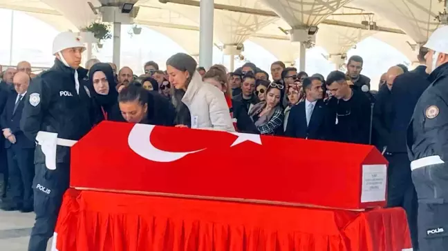 TUSAŞ saldırısında şehit olan güvenlik görevlisi Atakan Şahin Erdoğan son yolculuğuna uğurlandı