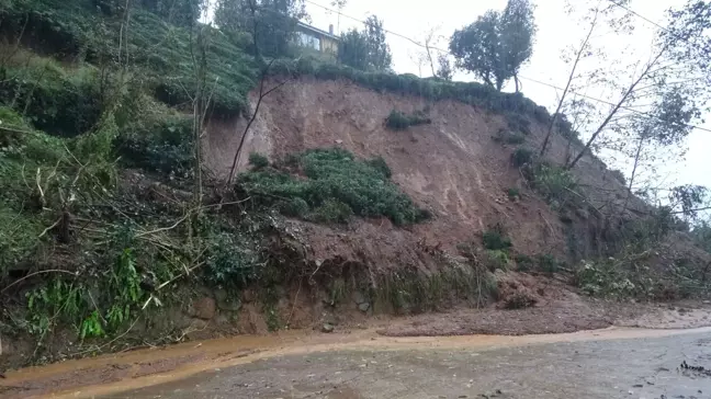 Rize'de Sağanak Heyelana Neden Oldu