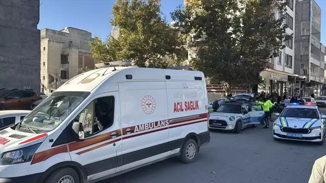 Adıyaman'da Otomobil-Motosiklet Çarpışması: 2 Yaralı