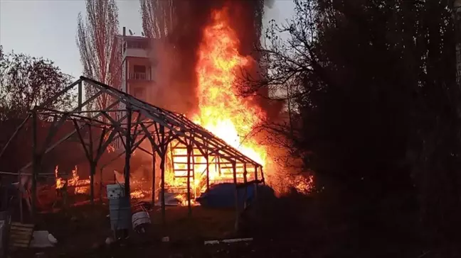 Giresun Alucra'da İş Yerinde Yangın Çıktı