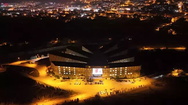 Karabük Yurtlarında Cumhuriyet'in 101. Yılına Özel Işık Gösterisi