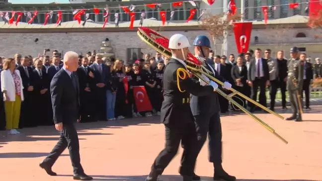 Cumhuriyetin 101. Yıldönümü Töreni Taksim'de Gerçekleşti