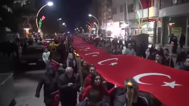 Sandıklı'da Cumhuriyet Bayramı Kutlamaları 200 Metrelik Bayrak ile Gerçekleştirildi