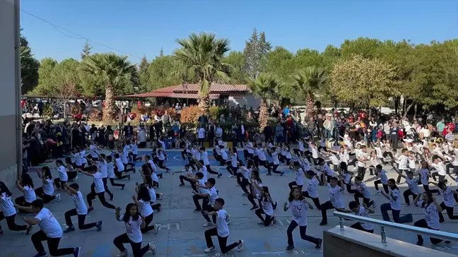 Manisa'da 29 Ekim Cumhuriyet Bayramı Coşkusu