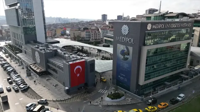 Medipol Sağlık Grubu, 29 Ekim Cumhuriyet Bayramı'nı Hastanelerinde Coşkuyla Kutladı