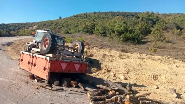 Bilecik'te Traktör Römorku Devrildi, Sürücü Yaralandı