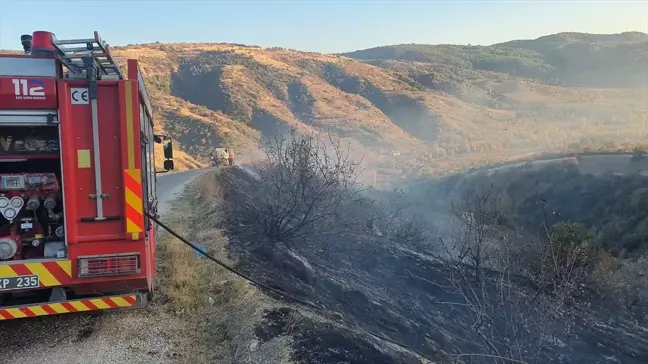 Manisa'nın Demirci İlçesinde Tarım Arazilerinde Yangınlar Söndürüldü