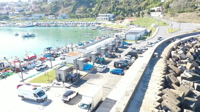 Arnavutköy'de Karaburun Balık Hali Hizmete Açıldı