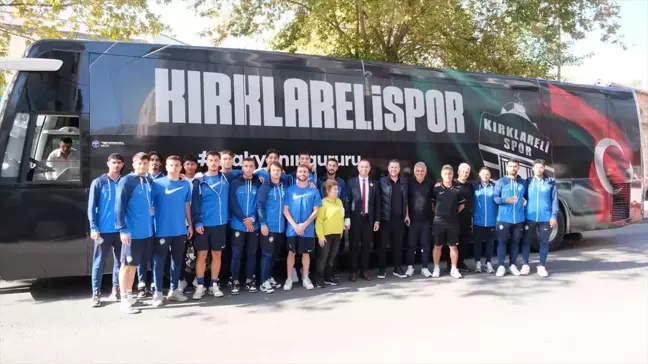 Kırklareli Belediyesi'nden Kırklarelispor'a Takım Otobüsü Tahsisi