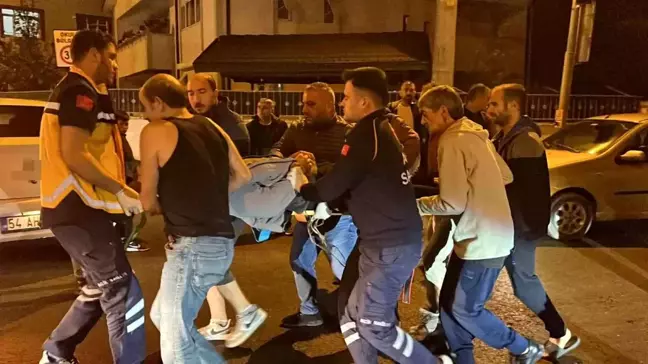 Sakarya'da Motosiklet ile Hafif Ticari Araç Çarpıştı: 1 Yaralı