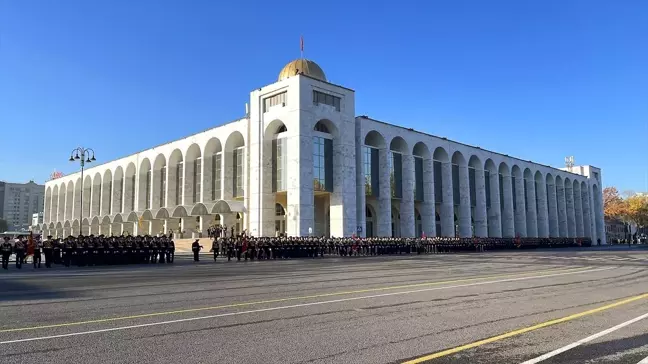 Kırgızistan Kolluk Kuvvetleri 100. Yılını Kutladı