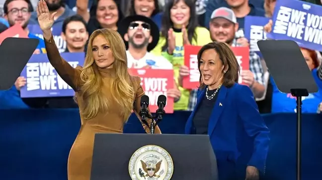 Jennifer Lopez, Kamala Harris'in Mitinginde Latinlere Oy Kullanma Çağrısı Yaptı