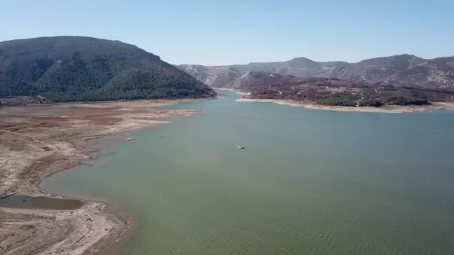 İzmir'de Tahtalı Barajı'ndaki Su Seviyesi Kritik Düşüş Gösterdi