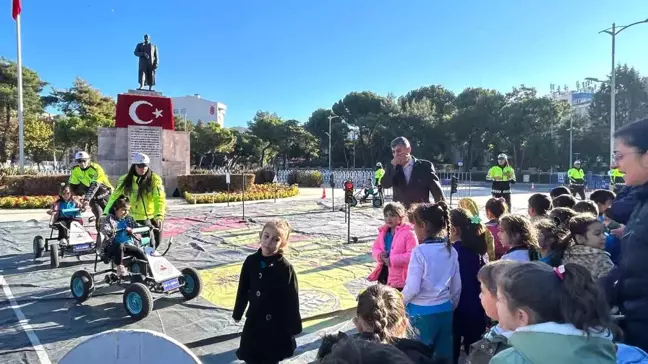 Muğla'da Öğrencilere Mobil Trafik Eğitimi