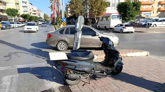 Manavgat'ta Motosiklet ve Otomobil Çarpıştı: Sürücü Yaralandı