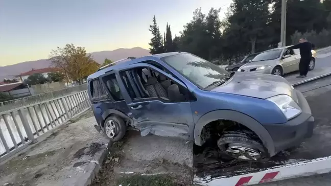 Pamukova'da Trafik Kazası: 5 Yaralı