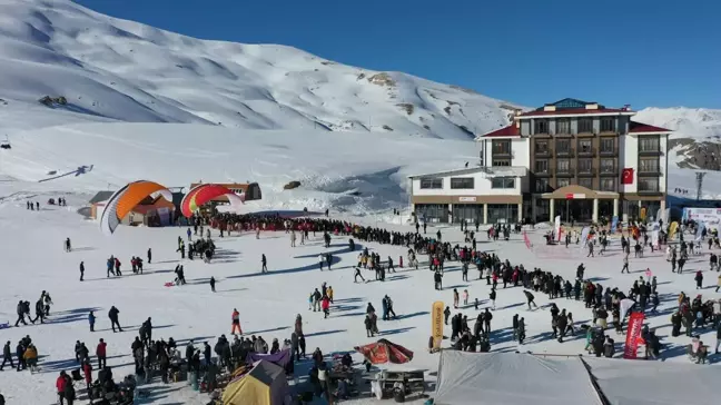 Hakkari'de Kış Sporları İçin Gençlik Kampı Düzenleniyor