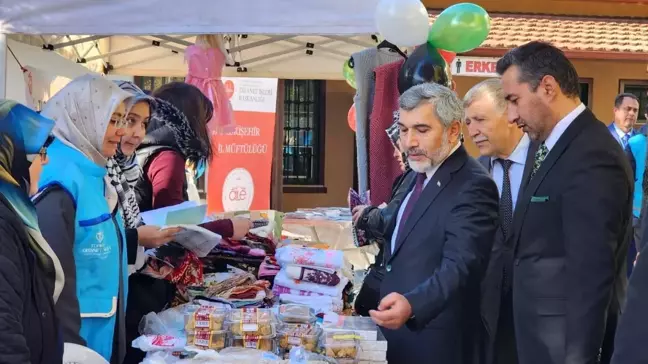 Eskişehir'de Gazze Yararına Hayır Çarşısı Açıldı