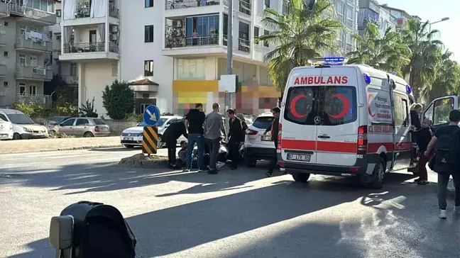 Antalya'da Motosiklet ve Otomobil Çarpıştı: 1 Yaralı