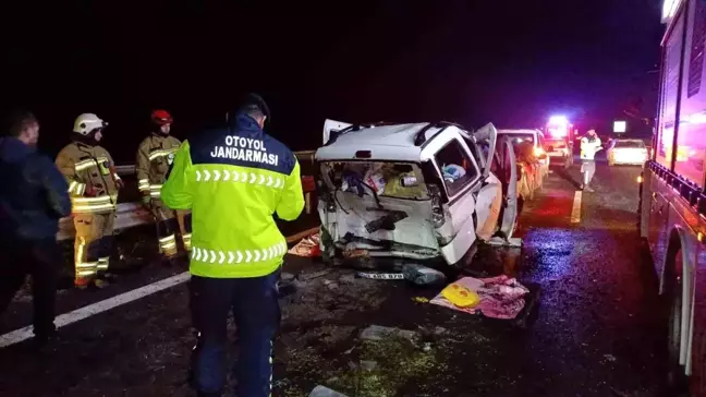 Düzce'de Otoyolda Zincirleme Kazalar: 8 Yaralı