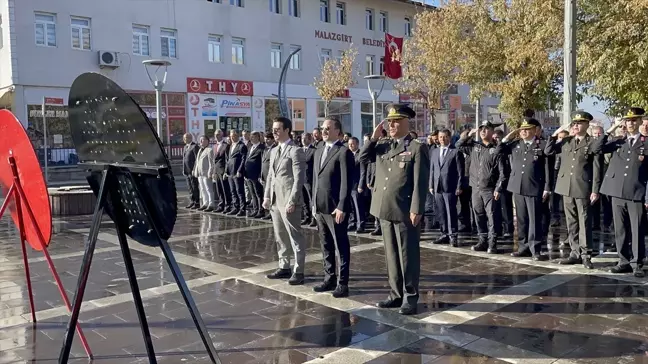 Muş'ta Atatürk Anma Törenleri Coşkuyla Gerçekleştirildi