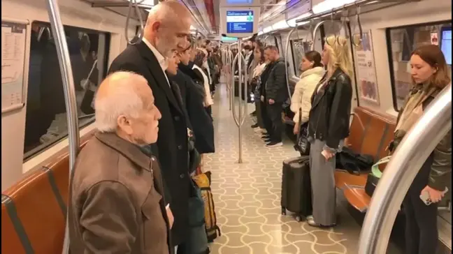 Atatürk'ün Ölüm Yıldönümünde Metroda Saygı Duruşu