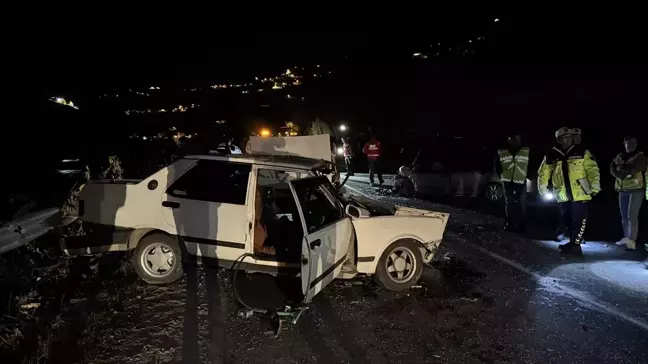 Rize'de Üç Otomobilin Karıştığı Kazada İki Kişi Hayatını Kaybetti