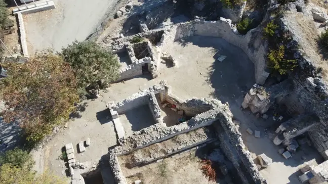 Alexandria Troas Antik Kenti'nde 1850 Yıllık Yapının Restorasyonu Devam Ediyor