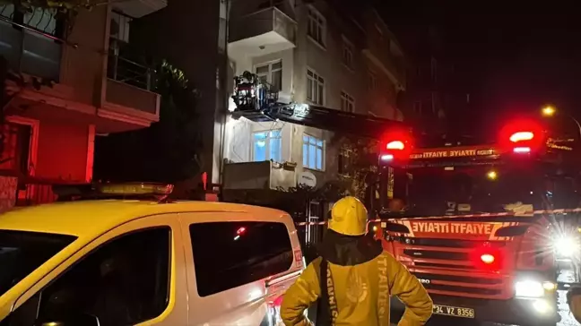 Kartal'da Balkon Çöktü, Olay Yeri Güvenlik Çemberine Alındı