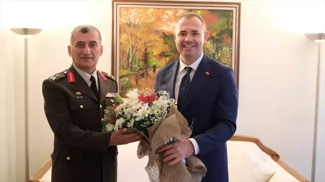 Kırklareli Belediye Başkanı Derya Bulut, Tugay Komutanı Tuğgeneral Erdal Köse'yi Ziyaret Etti