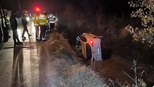 Kütahya'da Sulama Kanalına Devrilen Otomobilin Sürücüsü Tedavi Altına Alındı