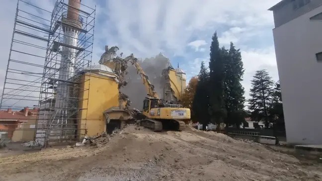 Domaniç'teki Sultan Alaaddin Camii Üçüncü Kez Yıkılıyor