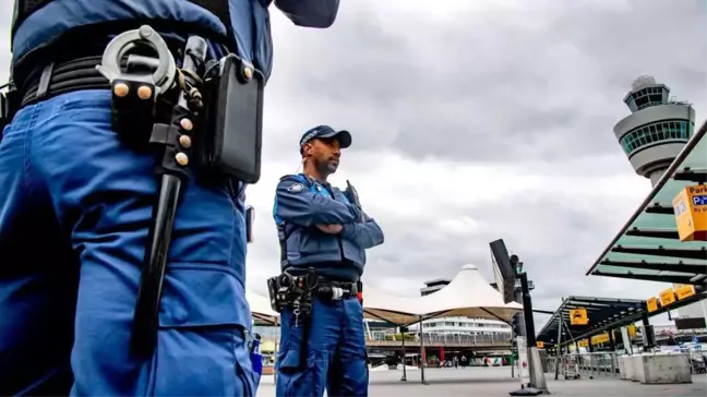 Amsterdam'da İnsan Kaçakçılığı Operasyonu: Türk Vatandaşı Gözaltına Alındı