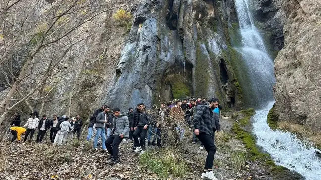 Hakkari'de Gençlik Kampı: Tarih ve Doğanın Keşfi