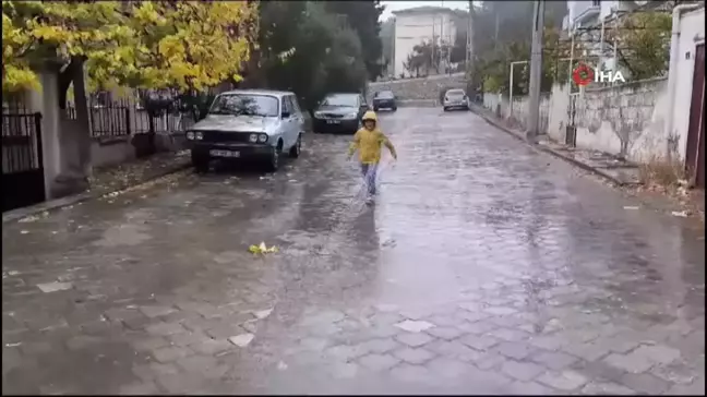 Denizli'de Aylardır Beklenen Yağmur Yüzleri Güldürdü