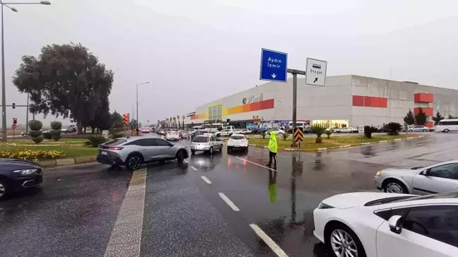 Aydın'daki Alışveriş Merkezi Açılışında Otopark Krizi