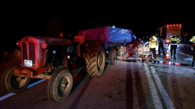 Edirne'de Traktörle Çarpışan Otomobilde Bir Kişi Hayatını Kaybetti