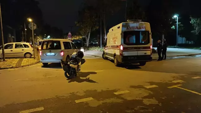 İnegöl'de Motosiklet ve Hafif Ticari Araç Çarpıştı: 1 Yaralı