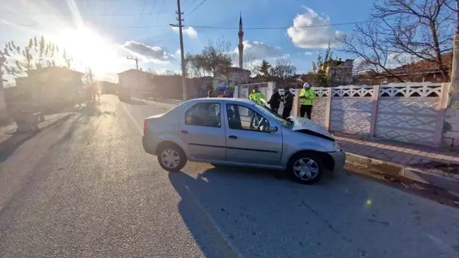 Çorum'da Otomobilin Ağaca Çarpması Sonucu 1 Yaralı