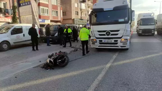 Bursa'da Motosiklet Kazası: Sürücü Ağır Yaralandı