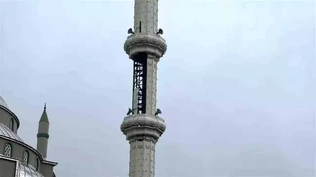 İstanbul'da Aşırı Rüzgar Cami Minaresinin Kompozitlerini Uçurdu