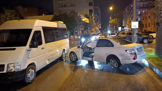 Manavgat'ta Trafik Kazası: 1 Yaralı