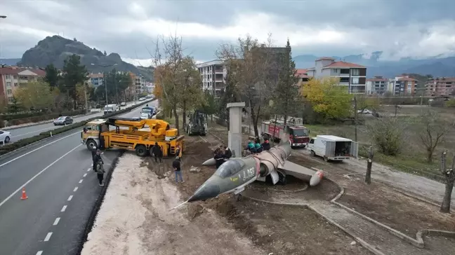 Osmancık'taki Savaş Uçağı Taşındı