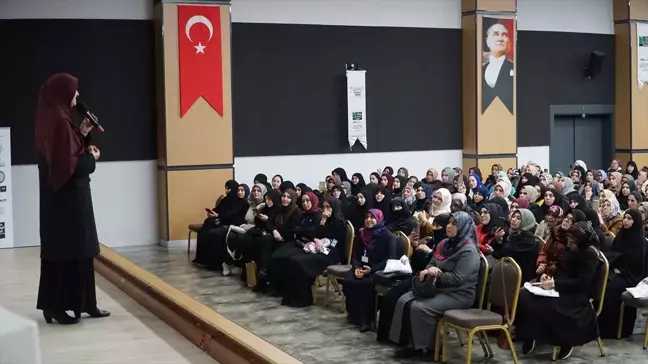 Esenyurt'ta 'Son Kale Aile' Konferansı Gerçekleşti