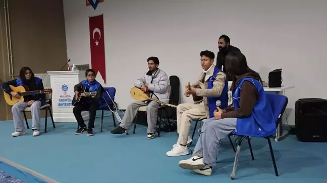 Malatya Turgut Özal Üniversitesi'nde 'Eğlenceli Günler Sağlıklı Gülüşler' Etkinliği Düzenlendi