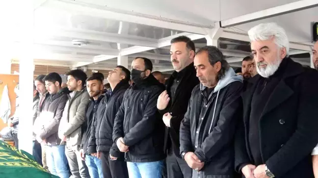 Zonguldak'ta Tren Kazasında 14 Yaşındaki Efe Baran Kazancı Hayatını Kaybetti