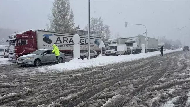 Kahramanmaraş-Kayseri Kara Yolu Kar Yağışı Nedeniyle Ulaşıma Kapandı